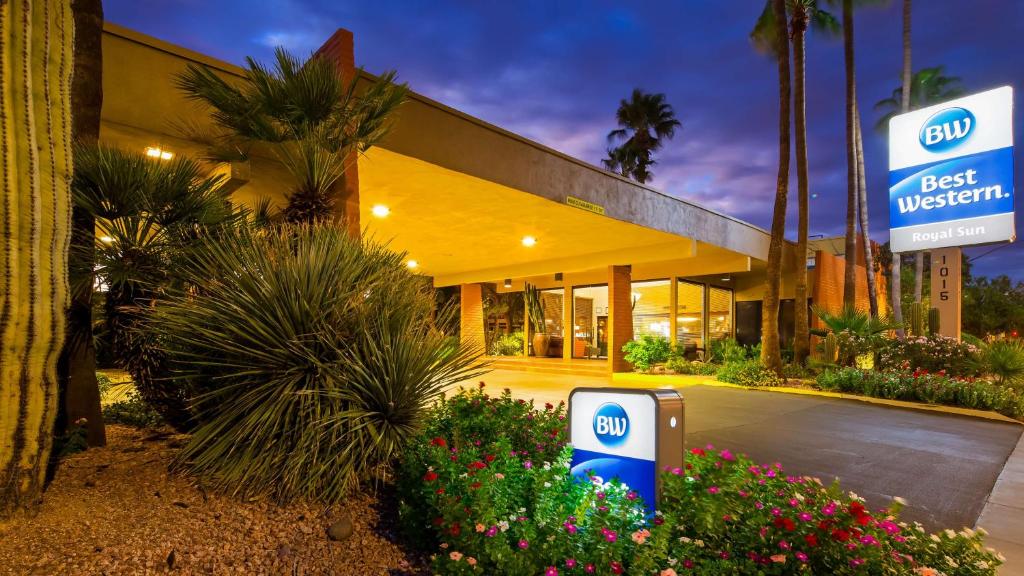 Best Western Royal Sun Inn & Suites Main image 1